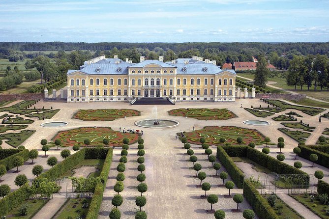 Group Day trip to Rundale Palace, Hill of Crosses & Bauska Castle - Why this Riga day trip is worth considering