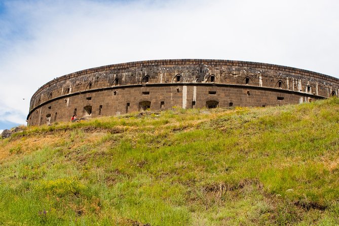 Group Tour: Gyumri (Urban Life museum, Black fortress, old town), Harichavank - The bilingual group experience