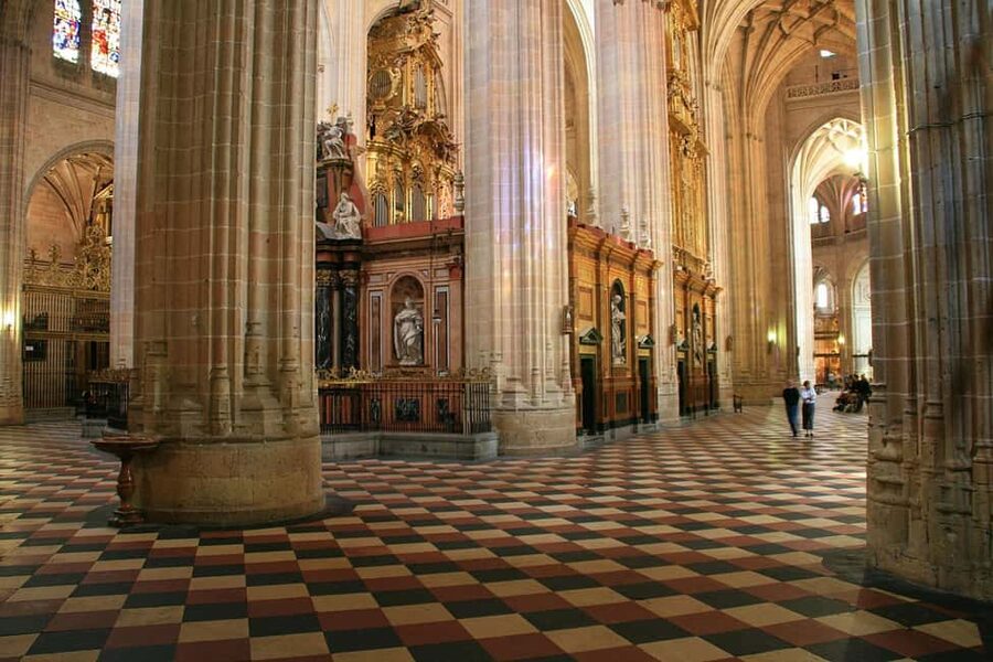 Guided tour of Segovia in Spanish: Cathedral and Alcázar - Segovia Cathedral and its late Gothic elegance