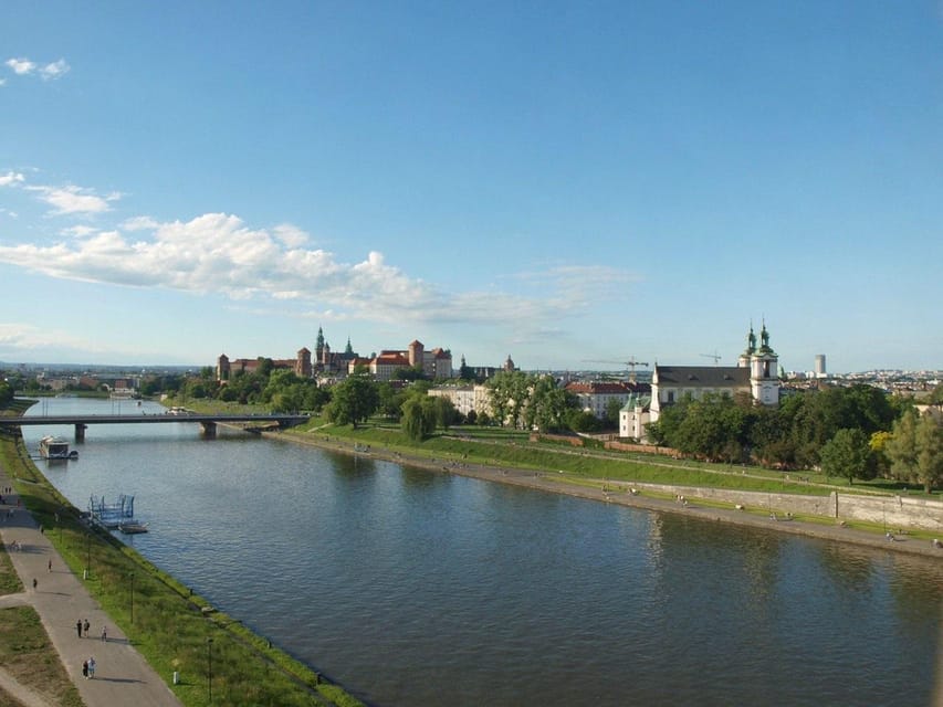 Guided Tour of the Wawel Castle & Cathedral in Cracow - Wawel Cathedral: coronations, chapels, and royal memory