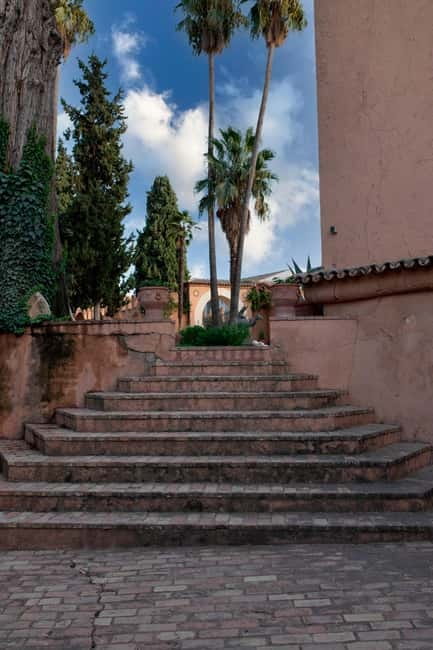 Guided Visit to the Castle of Láchar, Granada - Walking through the gardens and reading the building