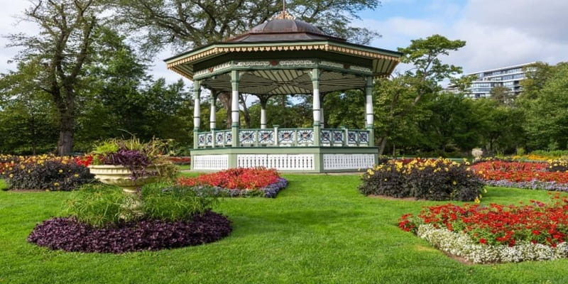 Halifax: Small Group Walking Tour with Citadel & Museum - Camp Hill Cemetery and Halifax Common