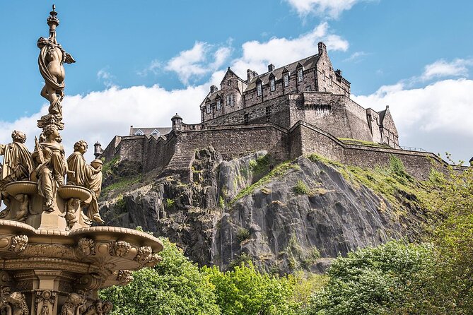 Harry Potter Tour & Edinburgh Castle Visit - Starting at Tron Kirk on the Royal Mile