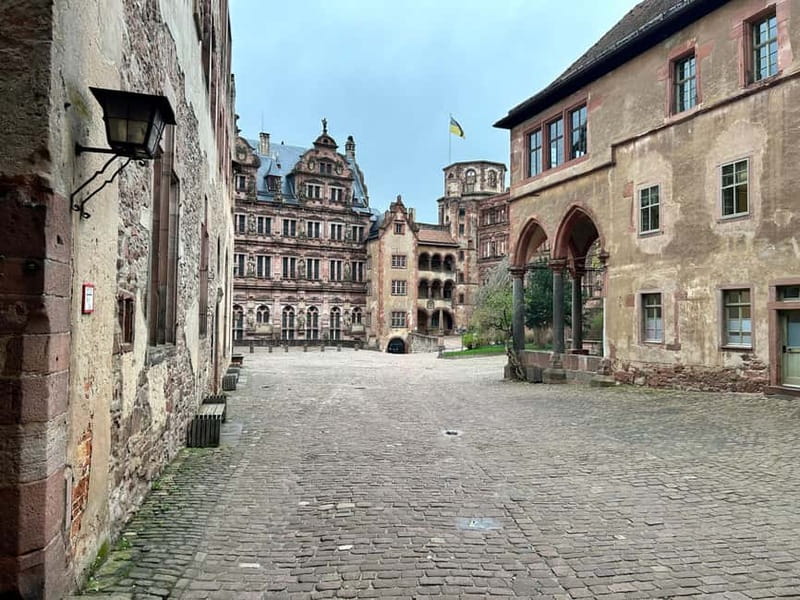 Heidelberg: Discover Heidelberg Castle – experience history up close - Entering through the gate tower and castle courtyard