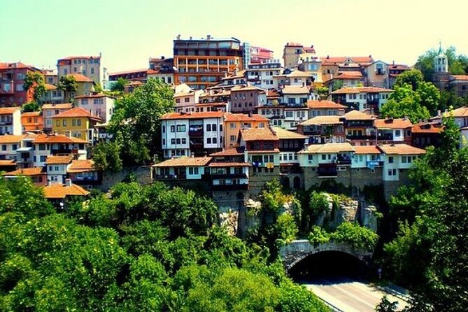Hike Bulgaria Love Swing, Veliko Tarnovo and Tarevet Fortress - An hour in Veliko Tarnovo and Samovodska Street