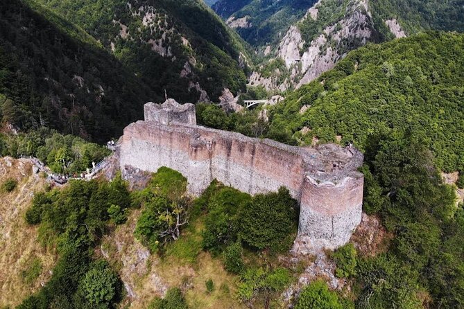 Hiking to the Poenari Fortress and Princely Court of Târgoviște - The guide can shape the day
