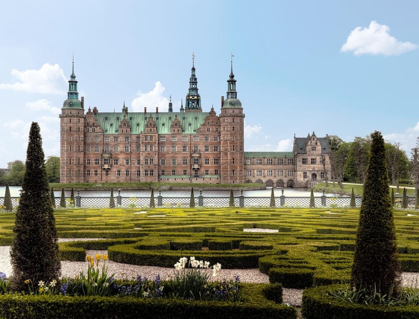 Hillerød: Frederiksborg Castle Entry Ticket - Entering the castle through Christian IV’s royal world