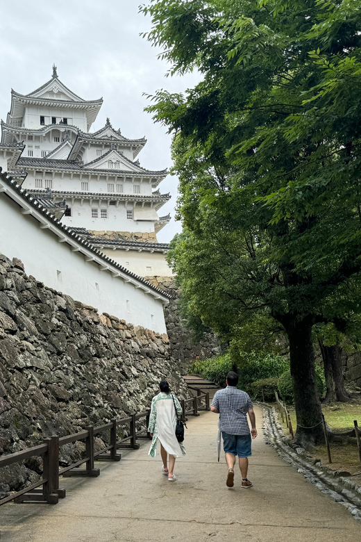 Himeji: Guided Tour of Himeji Castle & Cozy Engyoji Temple - Key points at a glance