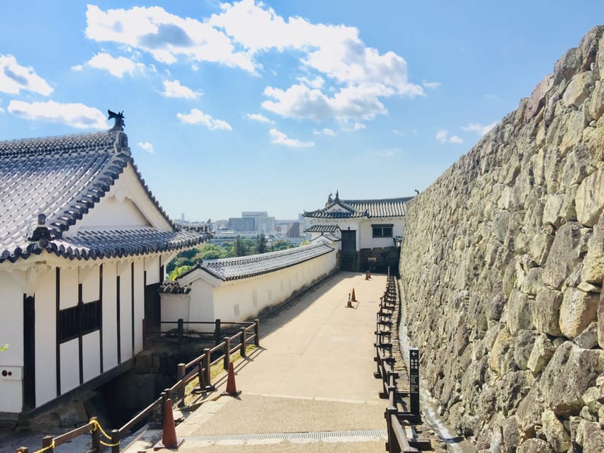 Himeji: Private Guide Tour of the Castle from Osaka or Kyoto - Arriving at Himeji Station