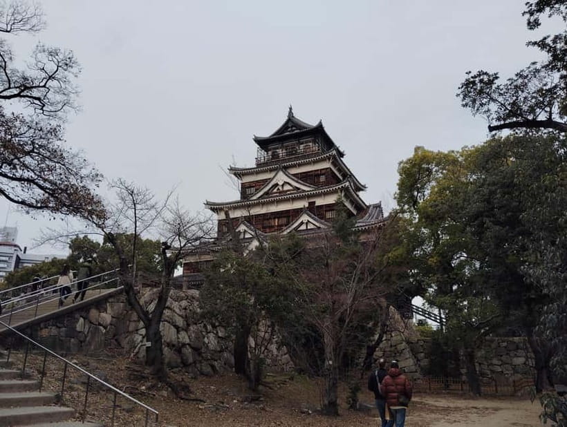 Hiroshima Castle 1h guide tour - Inside the tower: Mori, Edo life, and old Hiroshima