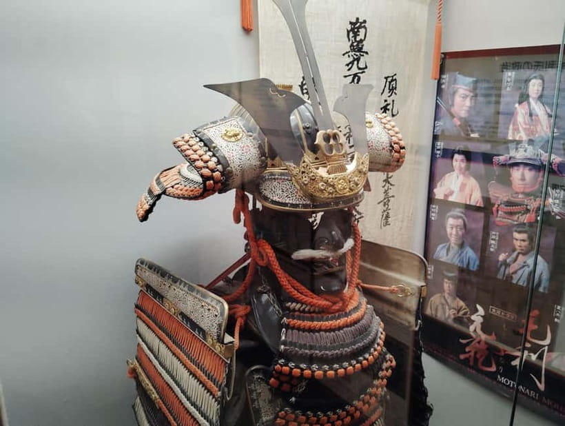 Hiroshima Castle 1h guide tour - Meeting your guide at the main keep