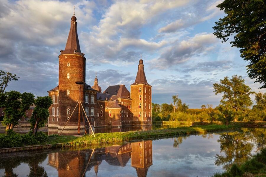 Hoensbroek: Entry Ticket to Hoensbroek Castle - The ballroom and 18th-century grandeur