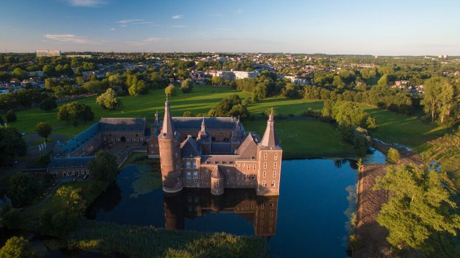 Hoensbroek: Entry Ticket to Hoensbroek Castle - Climbing the 60-meter medieval watchtower
