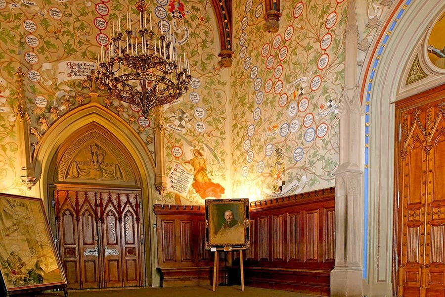 Hohenzollern Castle: Full-Day Tour from Frankfurt - Free time to choose your own castle experience