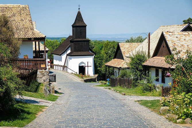 HOLLÓKŐ UNESCO World Heritage site + Eger Castle Private guided tour - Bull’s Blood and the taste of Eger