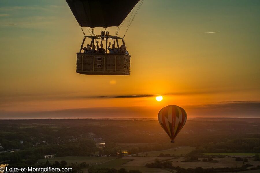 Hot Air Balloon Flight above the Castle of Chenonceau - Helping with the balloon before takeoff