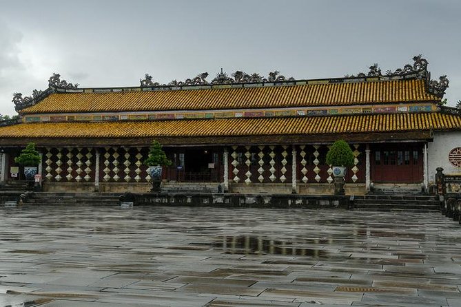 Hue City and The Citadel via Hai Van Pass Daily Small Group Tour - Noon Gate, The Mieu Temple, and Thai Hoa Palace