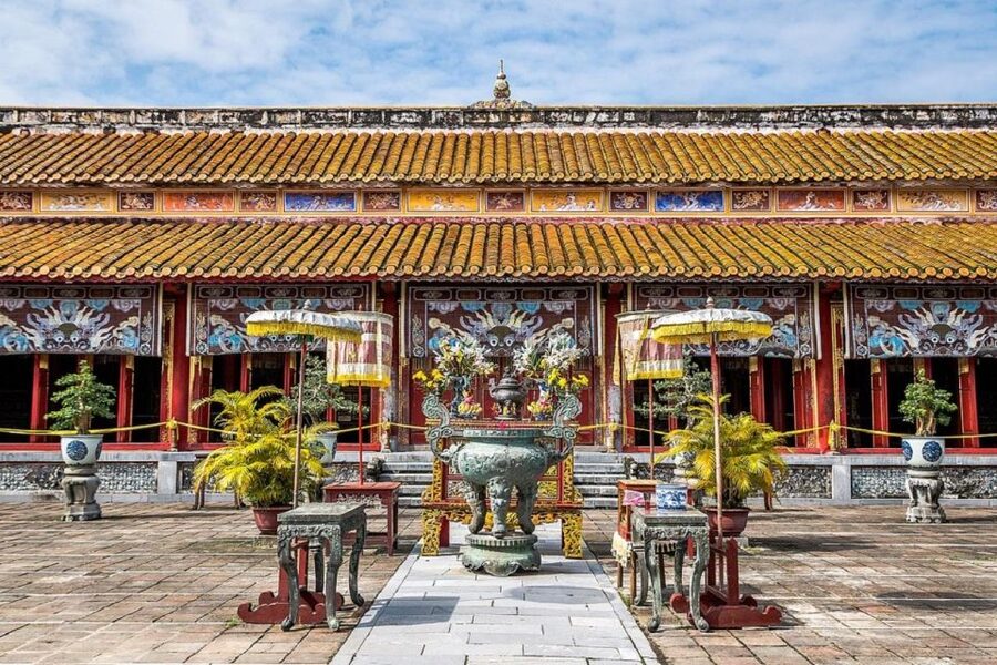 Hue Customizable Tour with Imperial Citadel & Forbidden City - Hien Lam Pavilion, the dynastic urns, and the temple precinct