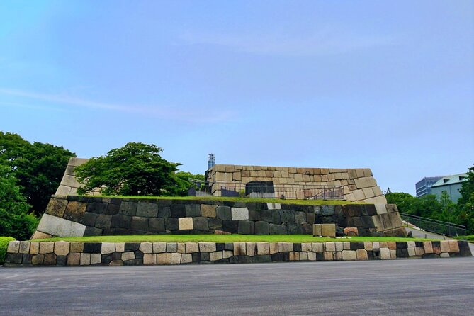Imperial Palace East Garden and Edo Castle Walking Tour in Tokyo - A full two and a half hours, not a quick introduction