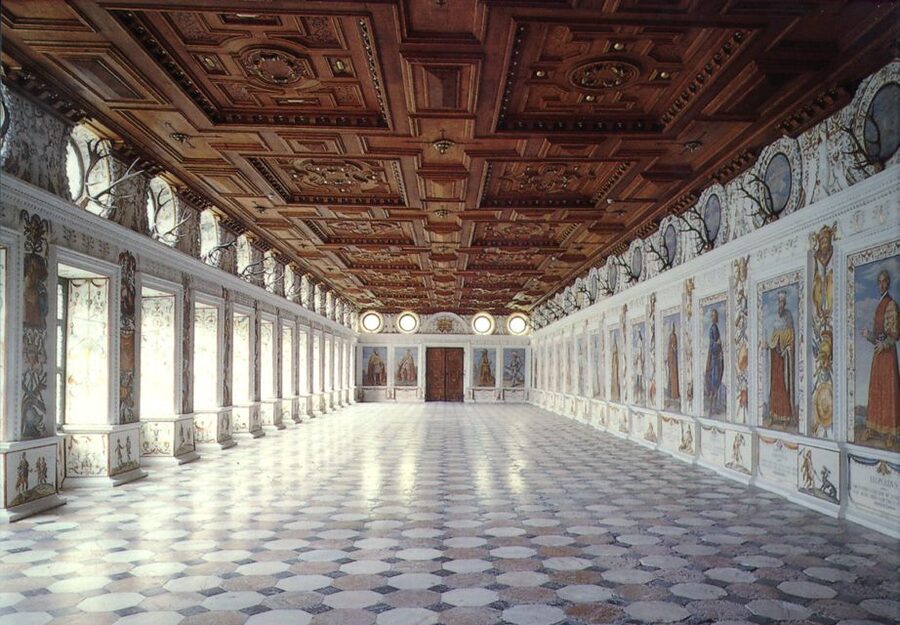 Innsbruck: Tickets for Schloss Ambras - Who should visit Schloss Ambras