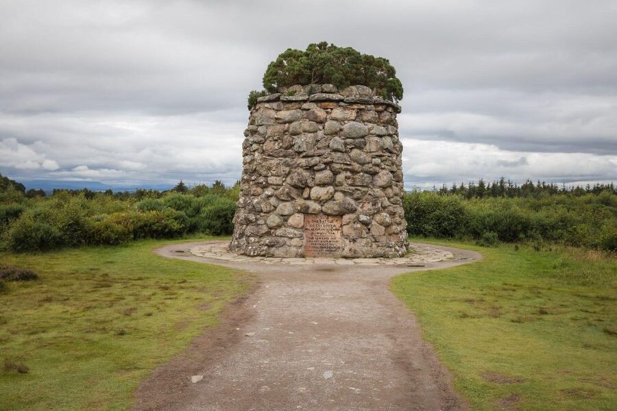 Inverness: Loch Ness Cruise, Castle, and Outlander Tour - Urquhart Castle gives Loch Ness its drama