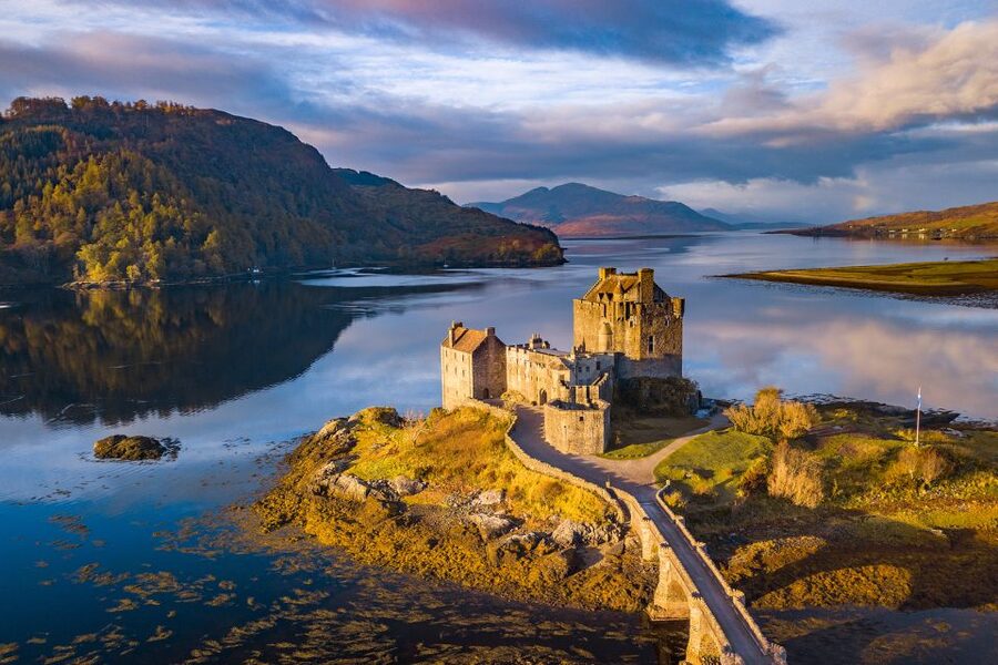 Inverness: Loch Ness, Skye, & Eilean Donan Castle Tour - Eilean Donan Castle and the Five Sisters