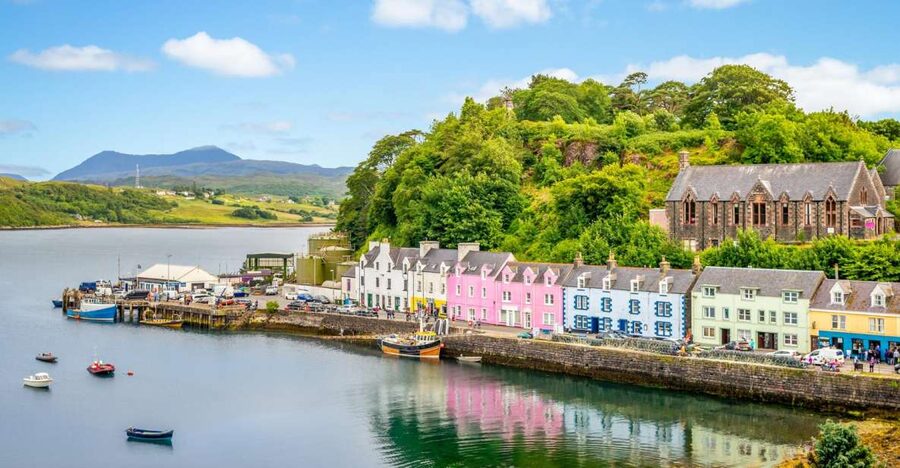Inverness: Loch Ness, Skye, & Eilean Donan Castle Tour - The guides shape the day
