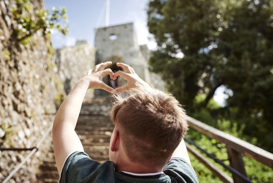 Isle of Wight: Carisbrooke Castle Entry Ticket - Walking the battlements and climbing the Norman keep