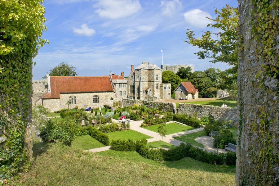 Isle of Wight: Carisbrooke Castle Entry Ticket - Charles I, the gatehouse, and the domestic buildings
