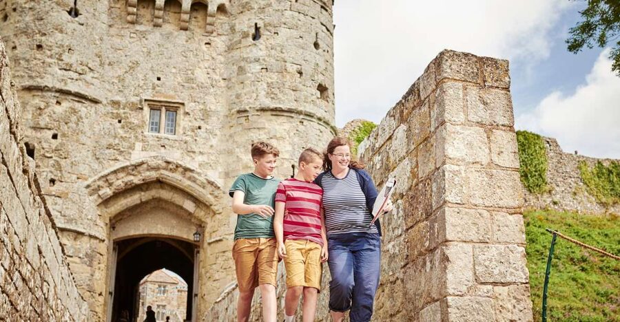 Isle of Wight: Carisbrooke Castle Entry Ticket - Start with the film, then get your bearings
