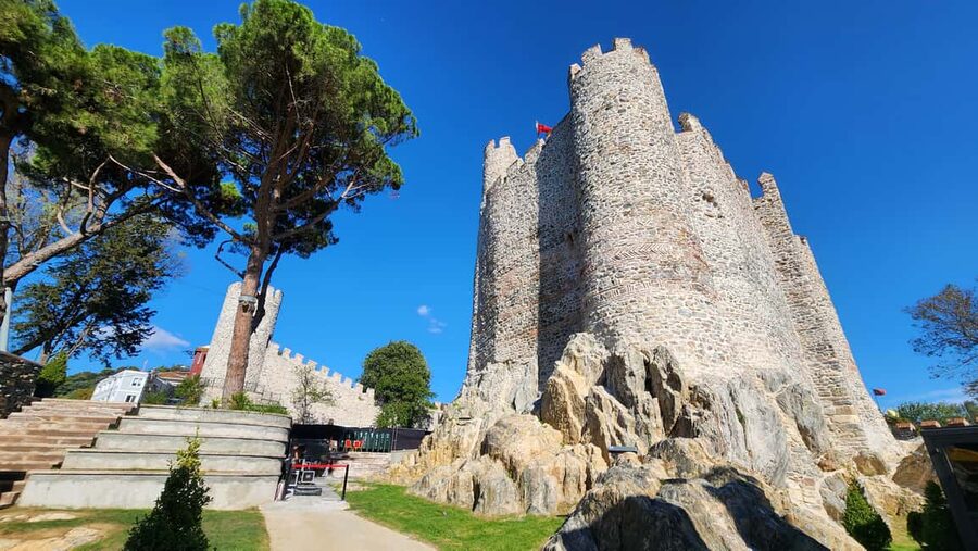 Istanbul: Boat Cruise w/ Snacks & Anatolian Fortress Visit - The European Shore: Palaces, Mosques, and Waterfront Mansions