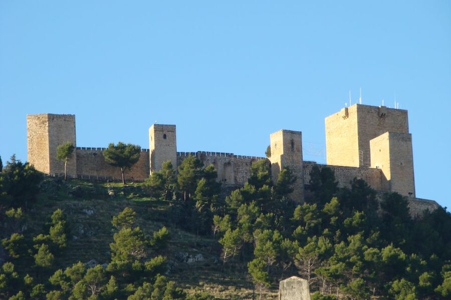 Jaén: Castle of Santa Catalina Entry with Guided Tour - Climbing the towers for a wider view