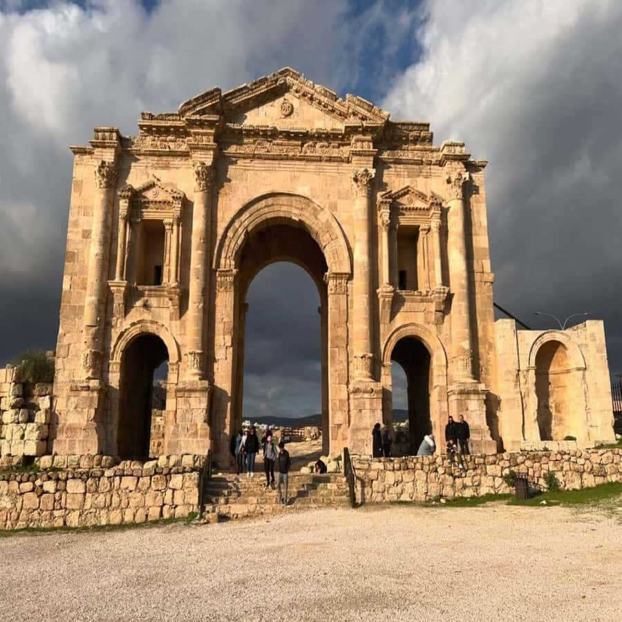 Jerash and Ajloun Castle Day Tour From Amman - Walking through Roman Jerash