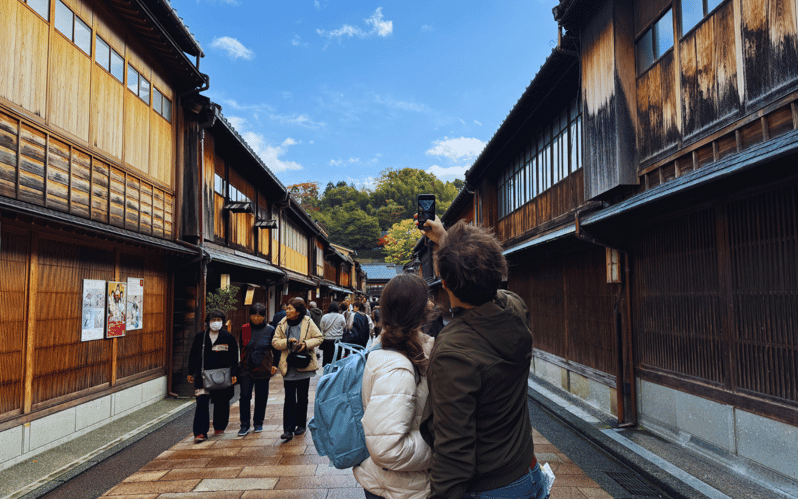 Kanazawa: Half-Day Private Tour - Garden, Castle, Geisha - Starting beneath Oyama Shrine’s Shinmon Gate