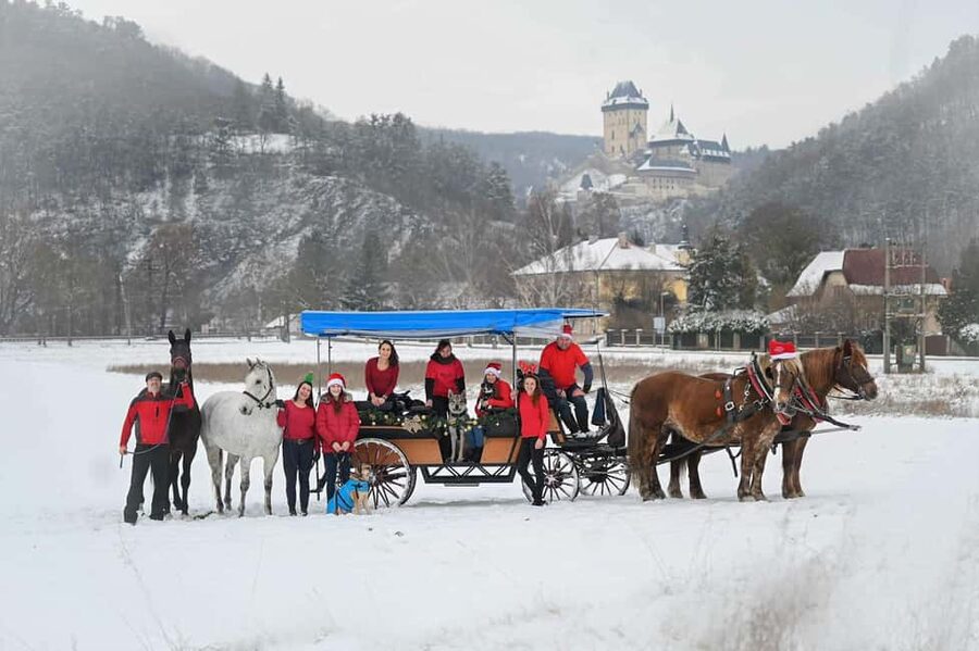 Karlštejn castle by horse carriage - From Karlštejn Station to the Castle Hill
