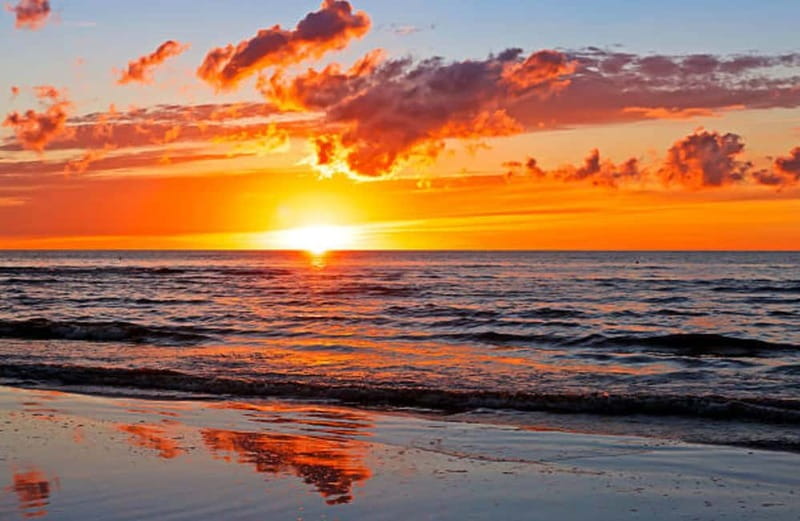 Kemeri N Park, Jurmala, Lake Melnezers & White Castle Hotel - Jurmala’s beach and wooden houses
