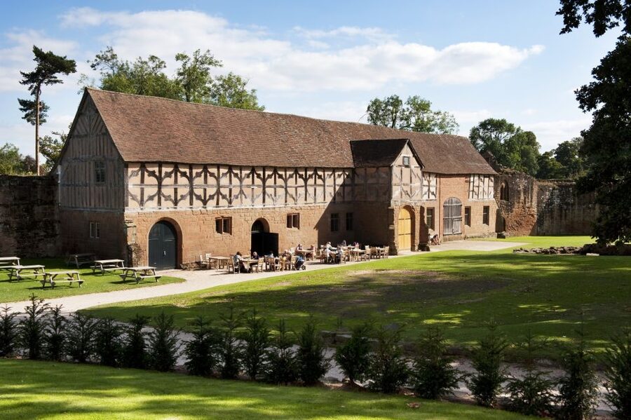 Kenilworth Castle and Elizabethan Garden Entry Ticket - Tudor stables and hands-on history for children