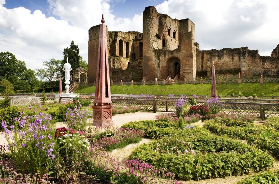 Kenilworth Castle and Elizabethan Garden Entry Ticket - How much time you really need