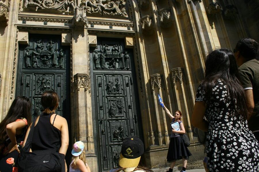 Klara's Prague Castle private tour - Timing, accessibility, and language choices