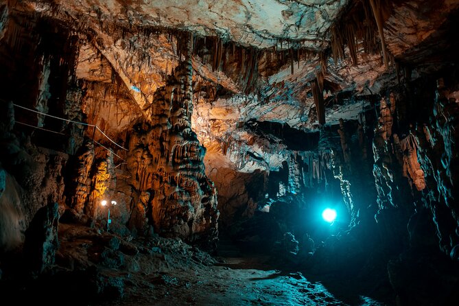 Klis Fortress, Stella Croatica and Vranjaca Cave Private Tour - What the private vehicle changes
