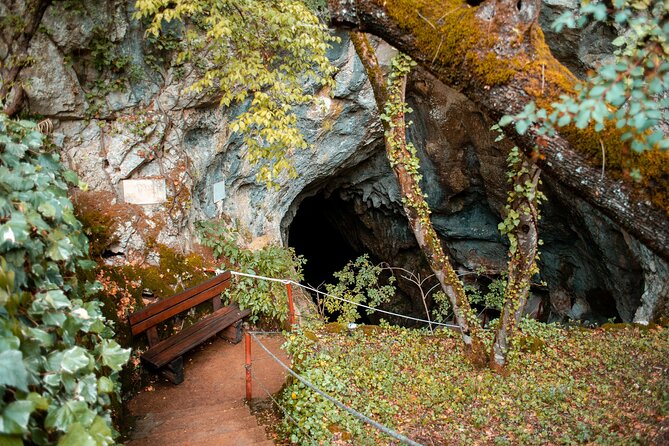 Klis Fortress, Stella Croatica and Vranjaca Cave Private Tour - Vranjaca Cave: the cool final stop