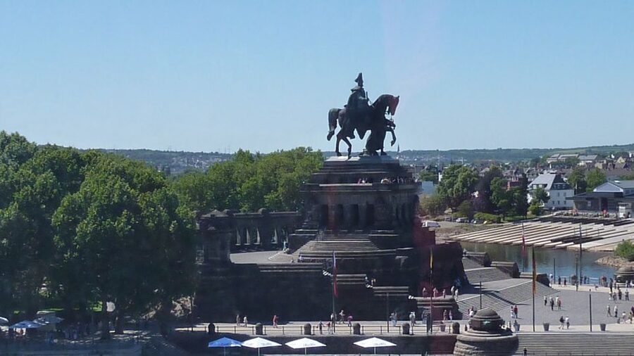 Koblenz: Old Town Tour with the Ehrenbreitstein Fortress - The romantic street between two churches