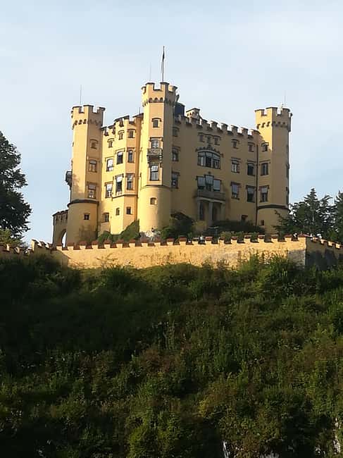Kombi Ticket Neuschwanstein and Hohenschwangau Castle - Hohenschwangau and the family story