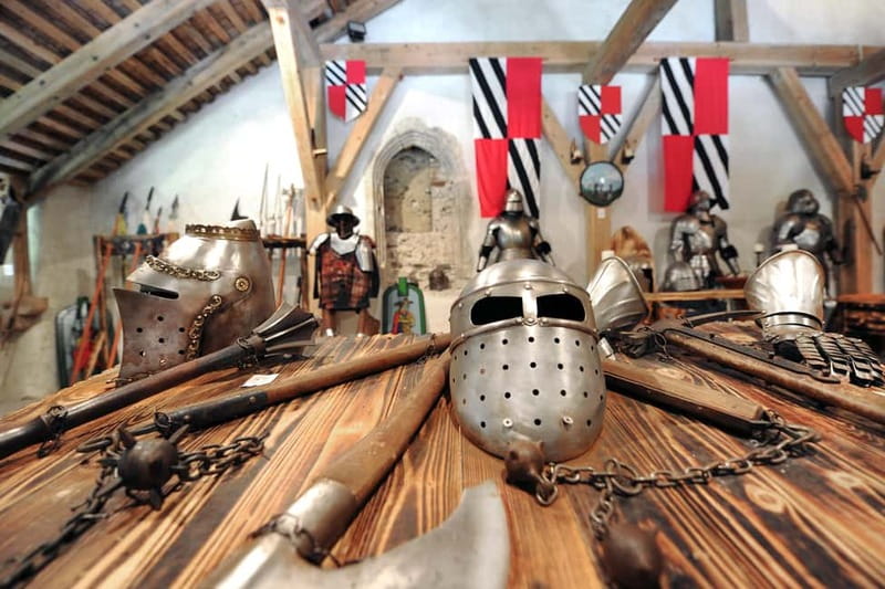 Koper/Trieste: Postojna Cave & Predjama Castle Tour & Ticket - A medieval fortress inside a 123-meter cliff