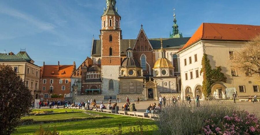 Kraków: 3-Day Wawel Castle, Wieliczka, and Auschwitz Tour - Below the square at Rynek Underground Museum
