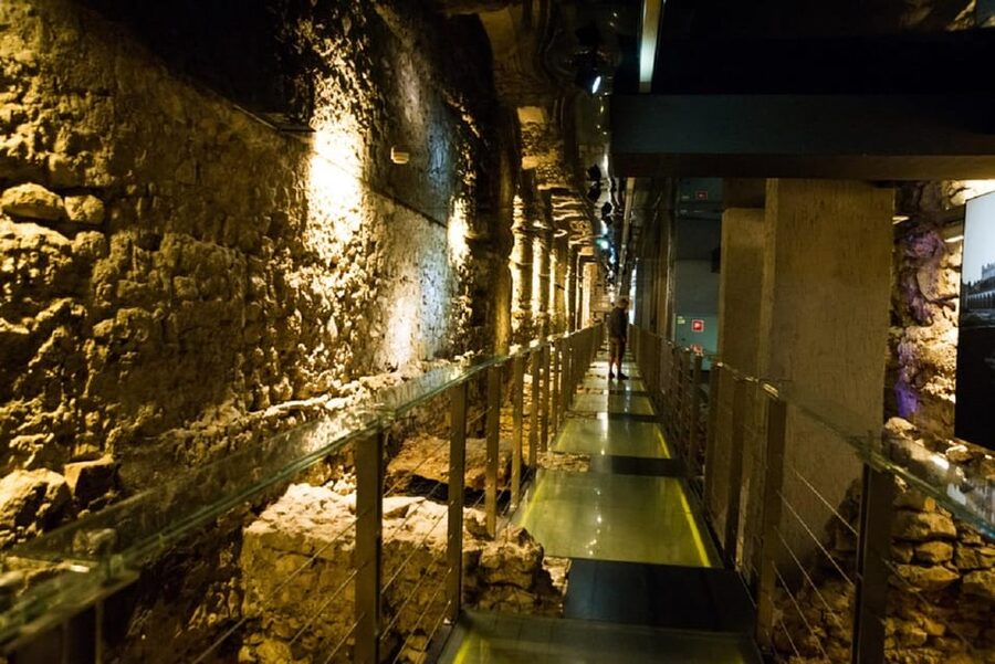Krakow: Rynek Underground & Wawel Castle, Cathedral Tour - Who will enjoy this Krakow tour?