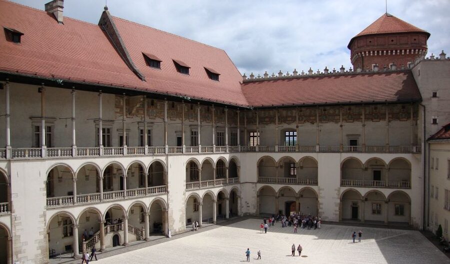 Krakow: Skip-the-Line Wawel Castle and Hill Guided Tour - Is $135 a fair price?
