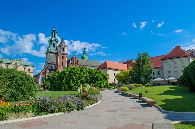 Krakow: Skip-the-Line Wawel Castle & Old Town Guided Tour - Inside the State Rooms with skip-the-line entry