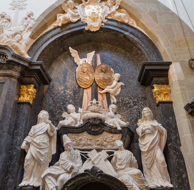 Krakow: Wawel Castle and Cathedral Guided Tour - Practical advice for a smoother visit