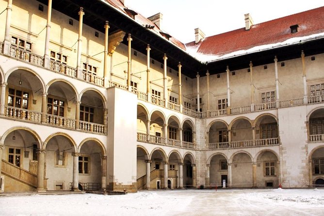 Krakow: Wawel Castle & Cathedral Guided Tour - Wawel Cathedral and the memory of Polish rulers
